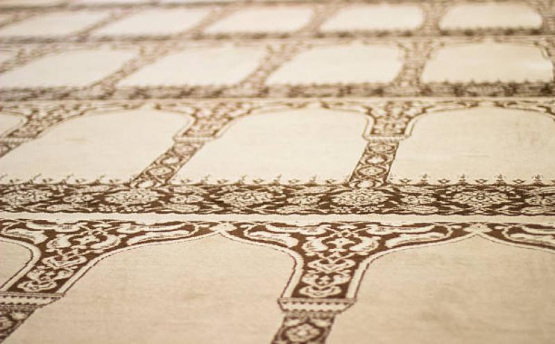 5 Jenis Karpet yang Tepat untuk Ruang Masjid Berdasarkan Bahannnya