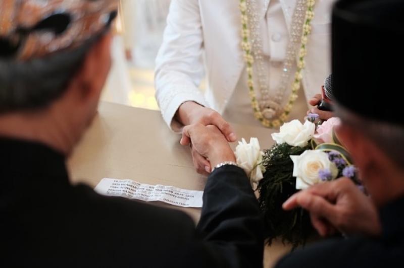 Hukum Akad Nikah Dilaksanakan di Masjid